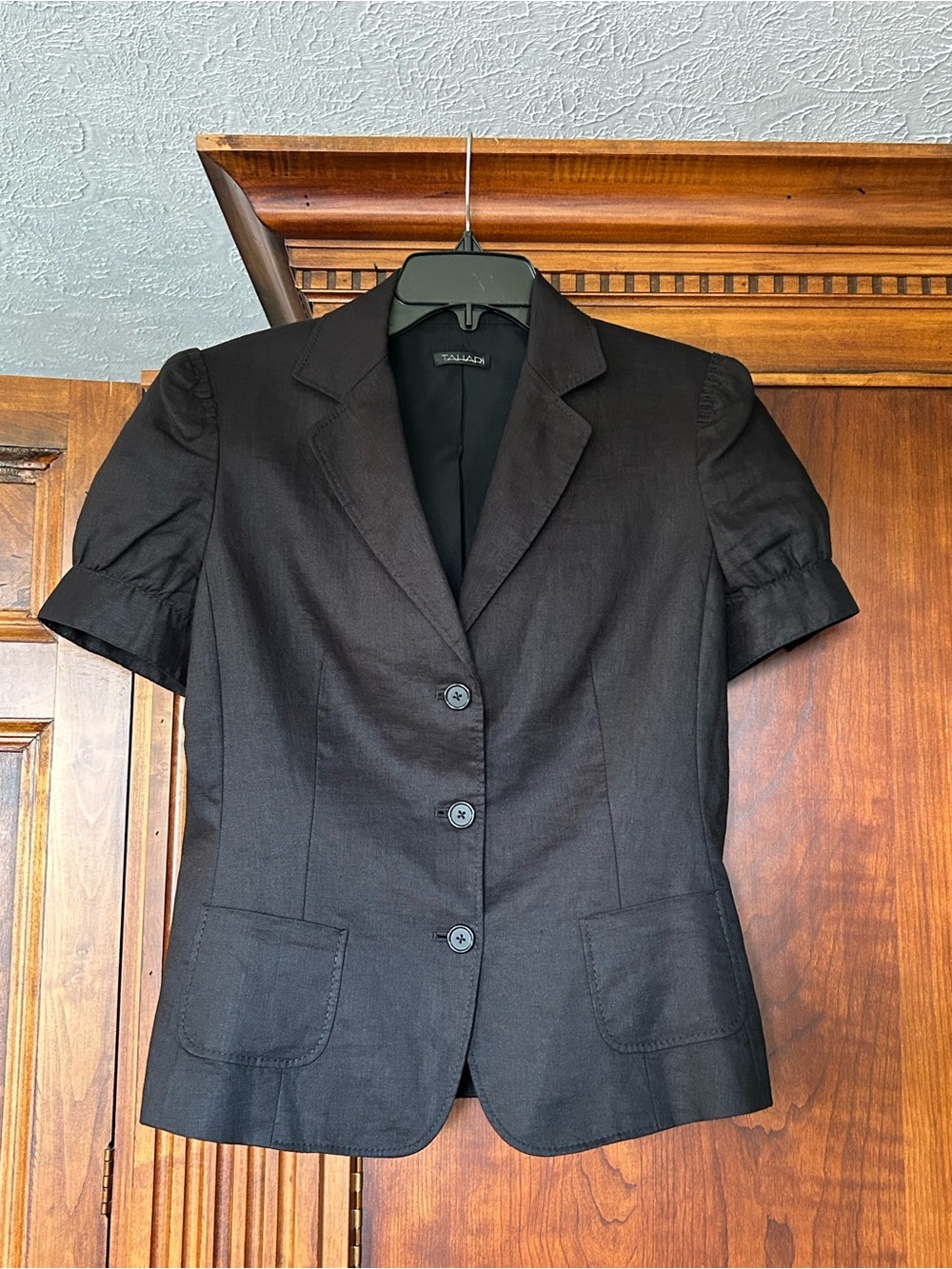 Tahari Black Short-Sleeve Tailored Blazer with Patch Pockets, Stitching Details - Picture 4 of 15